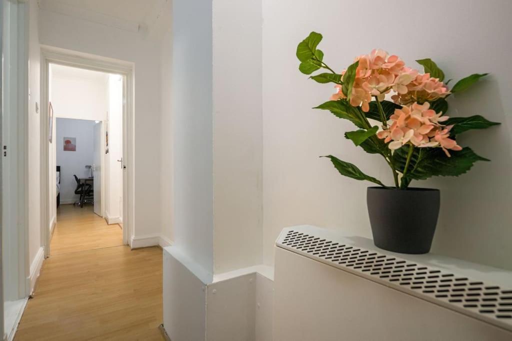 Cosy 2Br Retreat Near Paddington Station Apartment Лондон Екстериор снимка